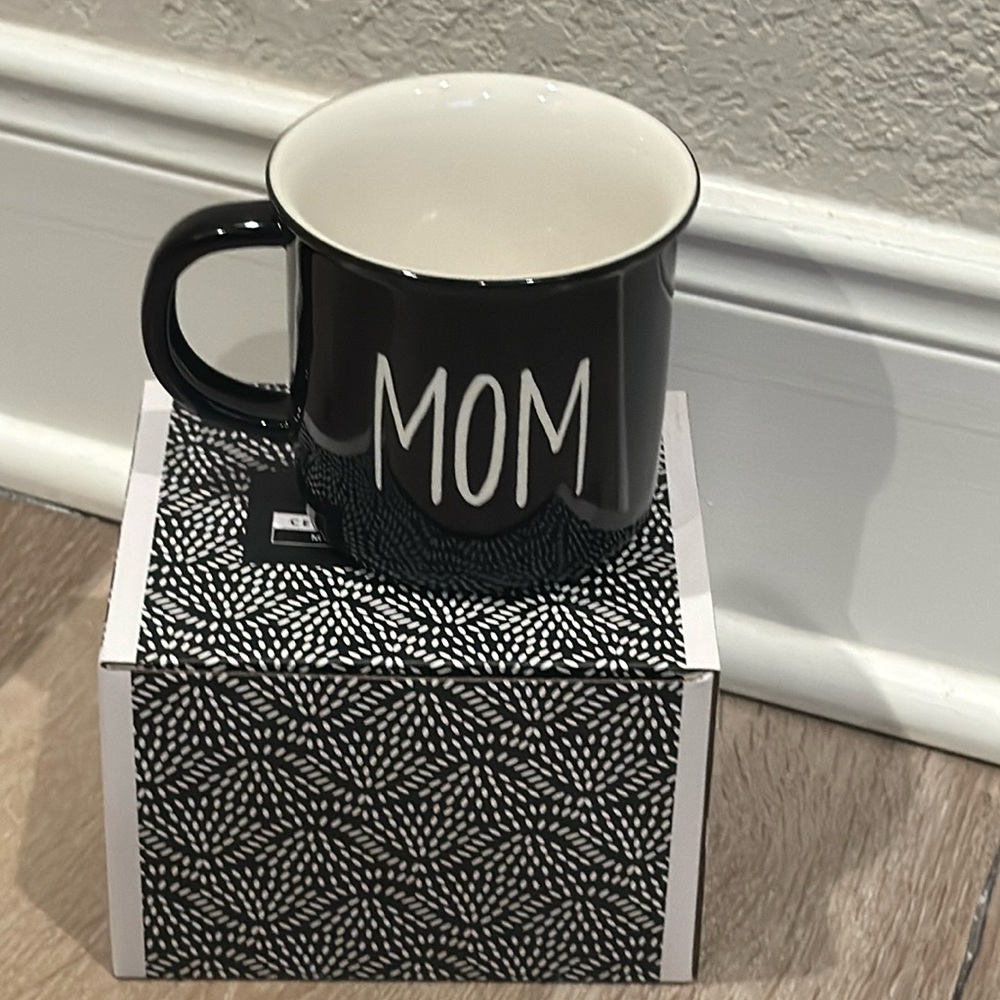 NIB Black Mom Ceramic Mug